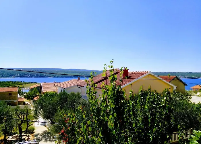 M&m アパート ゴルニ・カリン